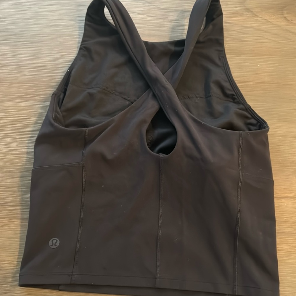 Black lululemon tank